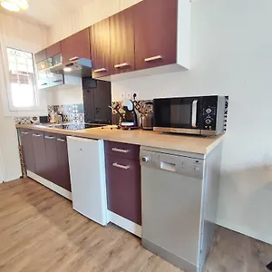 https://lescampette-duplex-t3-centre-luchon-wifi.midi-pyreneeshotels.com